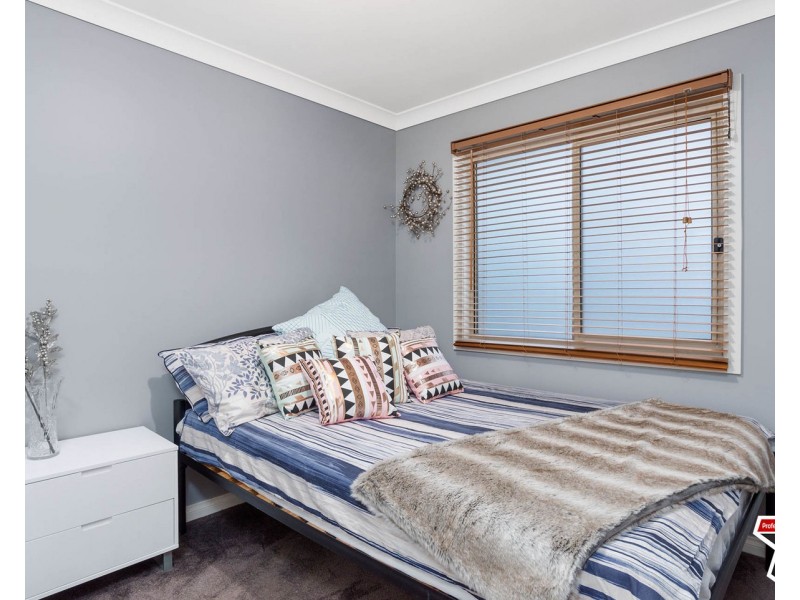 2/14 Russell Avenue, Mooroolbark VIC 3138