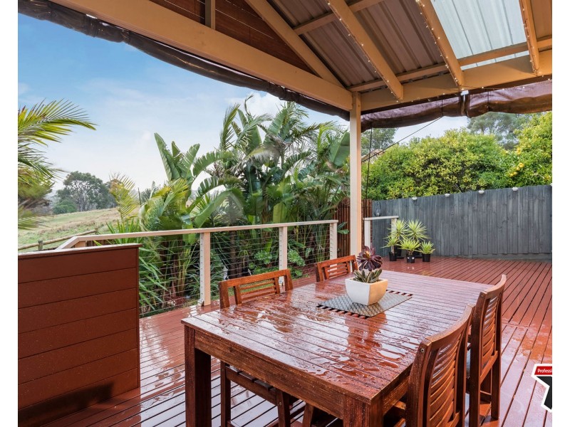 2/14 Russell Avenue, Mooroolbark VIC 3138