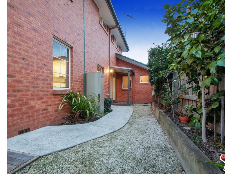 2/55 Albert Hill Road, Lilydale VIC 3140