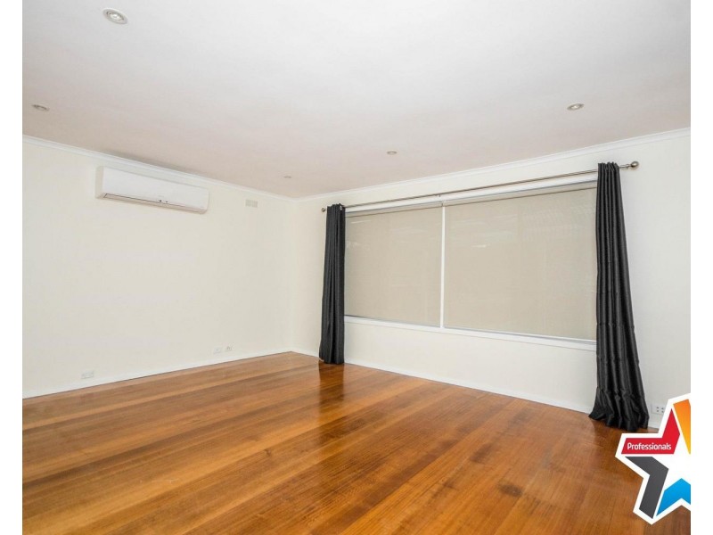15 Croydondale Drive, Mooroolbark VIC 3138