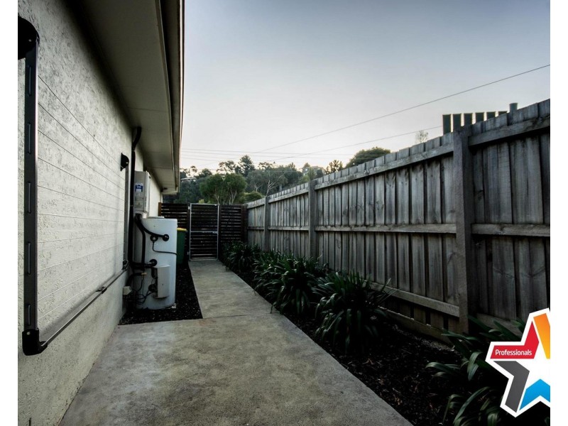 15 Croydondale Drive, Mooroolbark VIC 3138