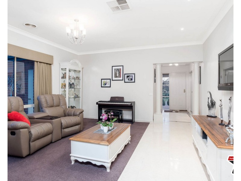 16 Nickson Close, Bayswater North VIC 3153