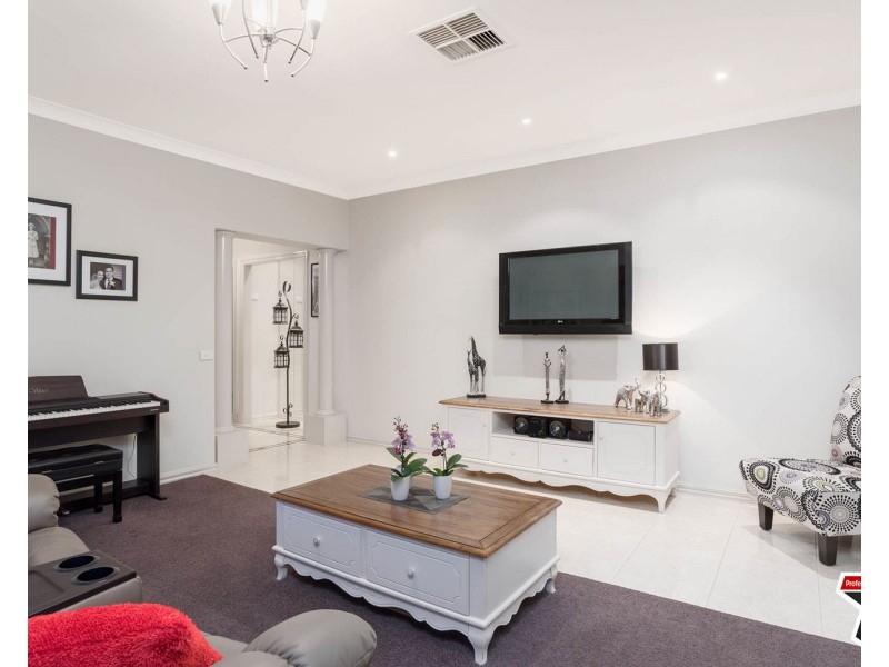 16 Nickson Close, Bayswater North VIC 3153