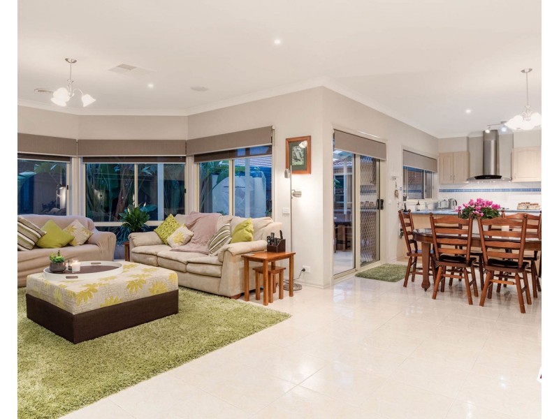 16 Nickson Close, Bayswater North VIC 3153