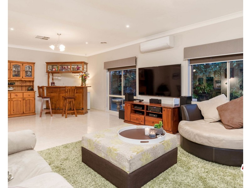 16 Nickson Close, Bayswater North VIC 3153