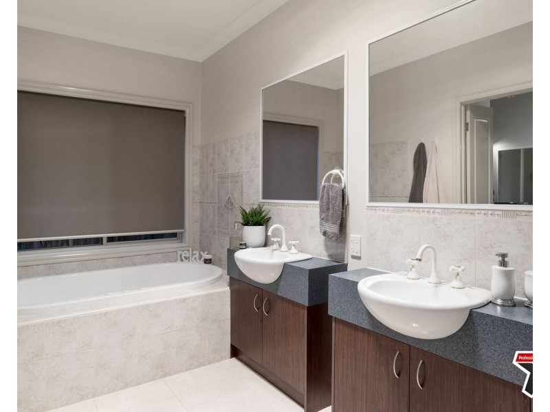 16 Nickson Close, Bayswater North VIC 3153