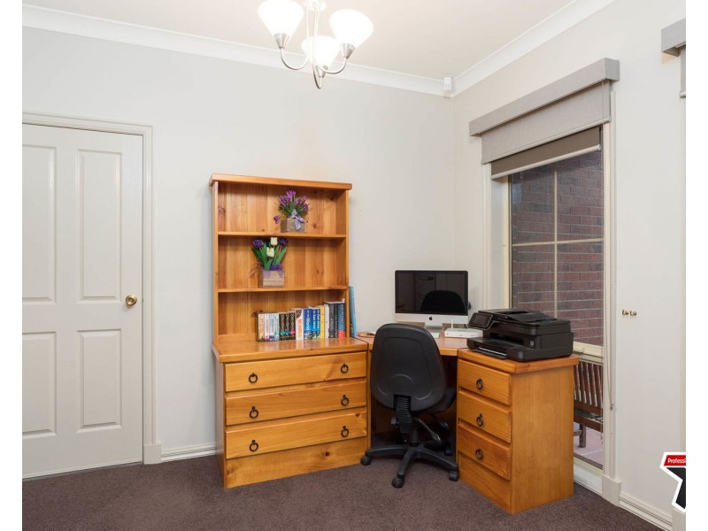 16 Nickson Close, Bayswater North VIC 3153