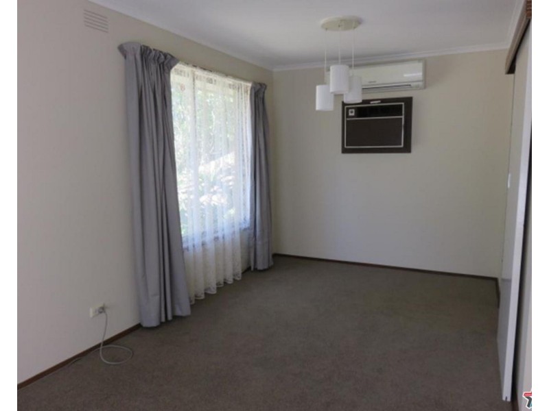 12 Dunrossil Drive, Kilsyth VIC 3137