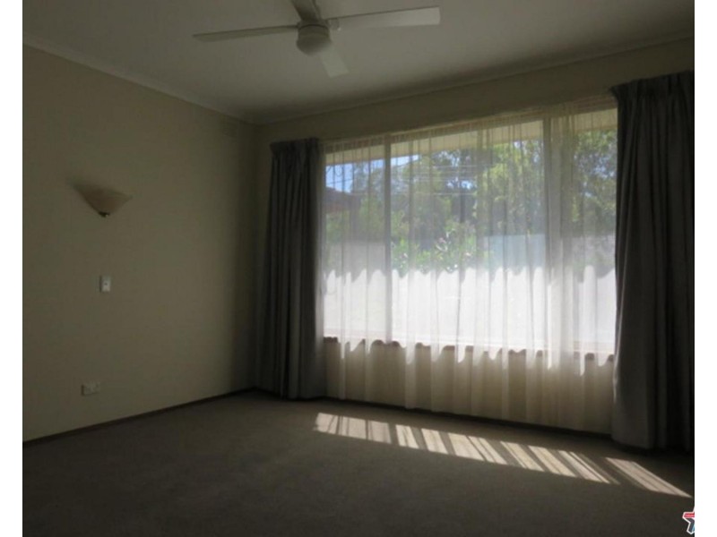 12 Dunrossil Drive, Kilsyth VIC 3137