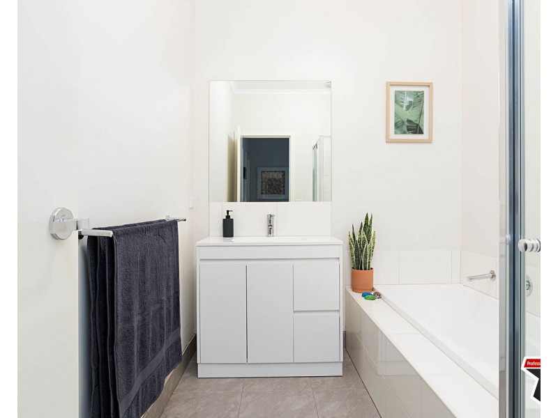 6a Edenhope Street, Kilsyth VIC 3137