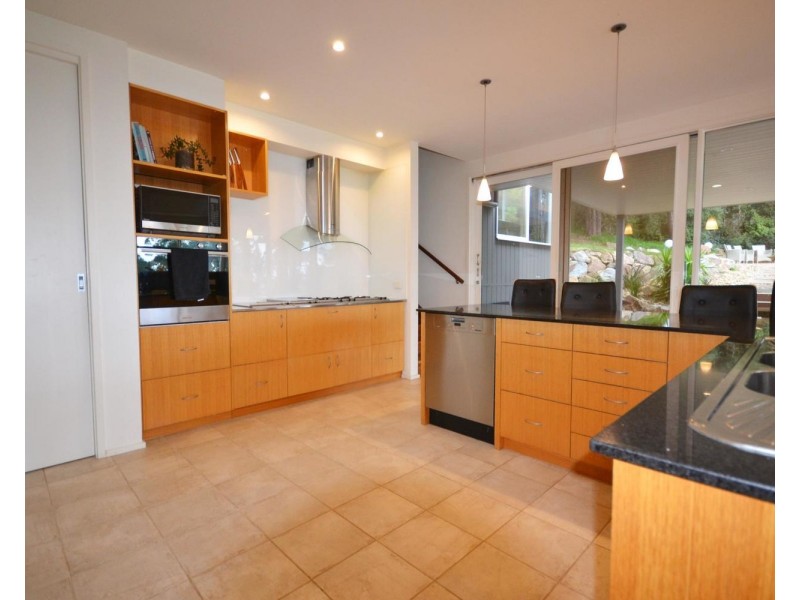 12 Eileen Avenue, Kalorama VIC 3766