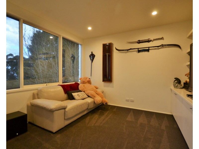12 Eileen Avenue, Kalorama VIC 3766