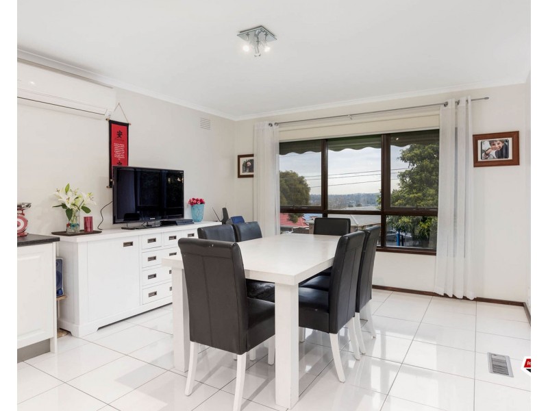 102 Hayrick Lane, Mooroolbark VIC 3138