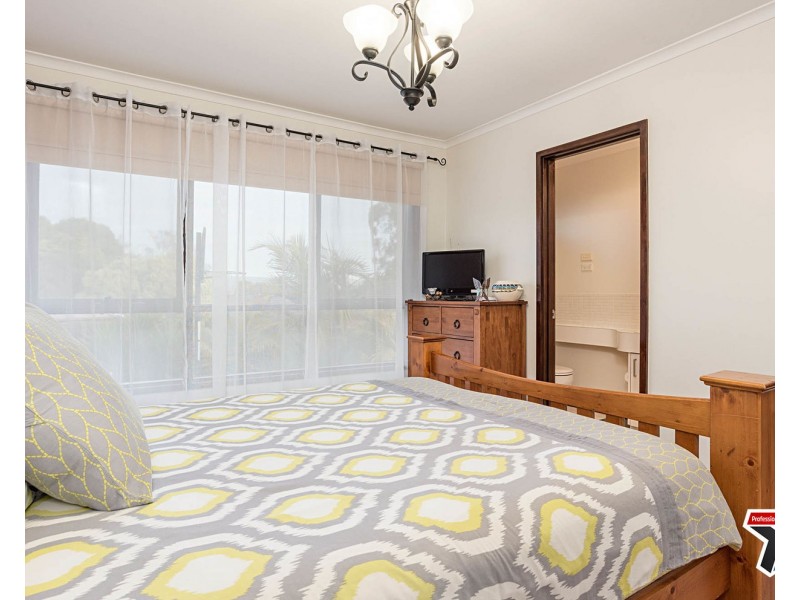 102 Hayrick Lane, Mooroolbark VIC 3138