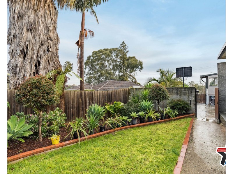 102 Hayrick Lane, Mooroolbark VIC 3138