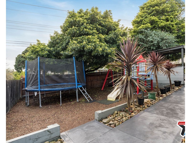 102 Hayrick Lane, Mooroolbark VIC 3138