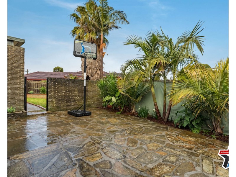 102 Hayrick Lane, Mooroolbark VIC 3138