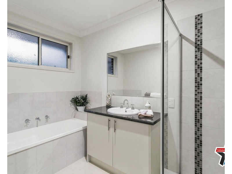 52a Lincoln Road, Croydon VIC 3136