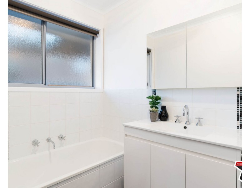 237 Manchester Road, Mooroolbark VIC 3138