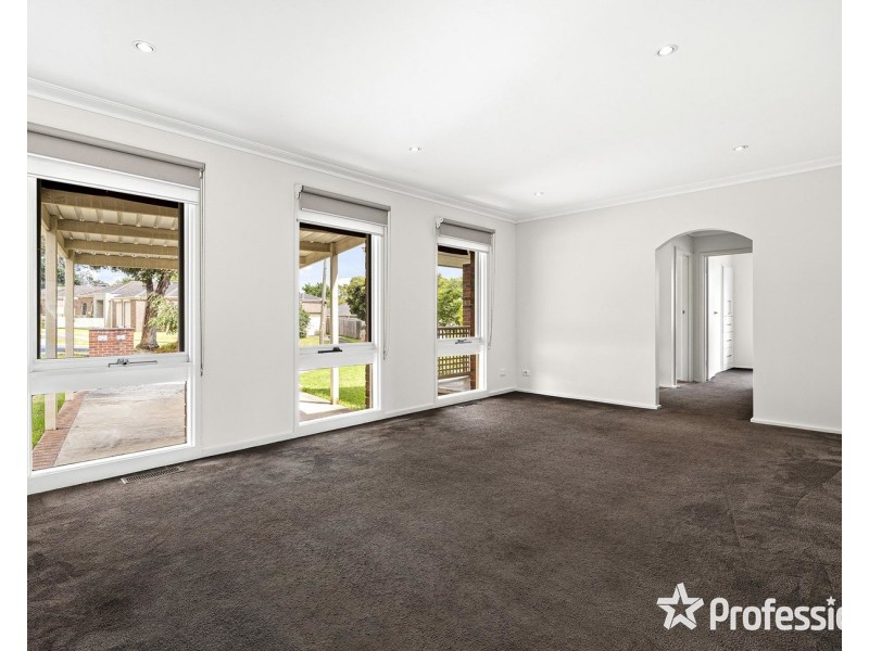 36 Pembroke Road, Mooroolbark VIC 3138