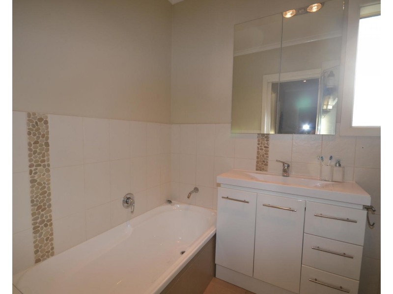 49 Tamworth Road, Kilsyth VIC 3137