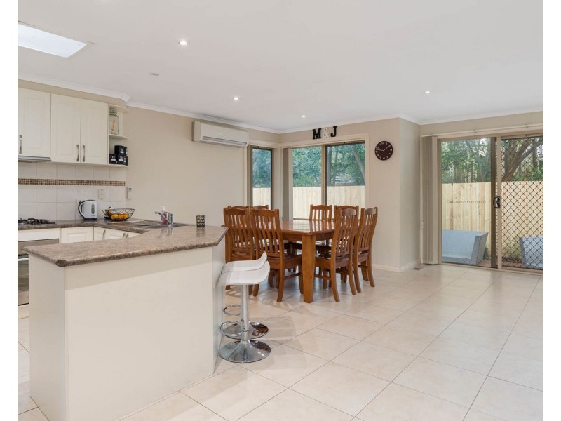 2/73 Cardigan Road, Mooroolbark VIC 3138