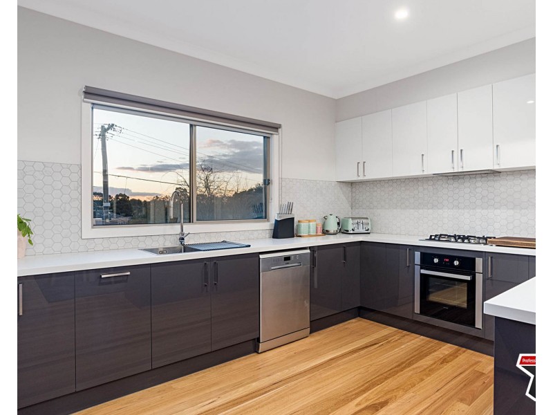 28 Wallace Way, Mooroolbark VIC 3138