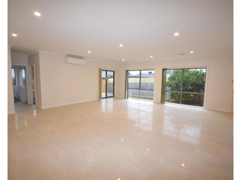 3/11 Saxon Drive, Mooroolbark VIC 3138