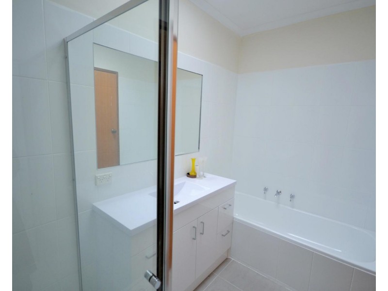 20 Autumn Grove, Mooroolbark VIC 3138