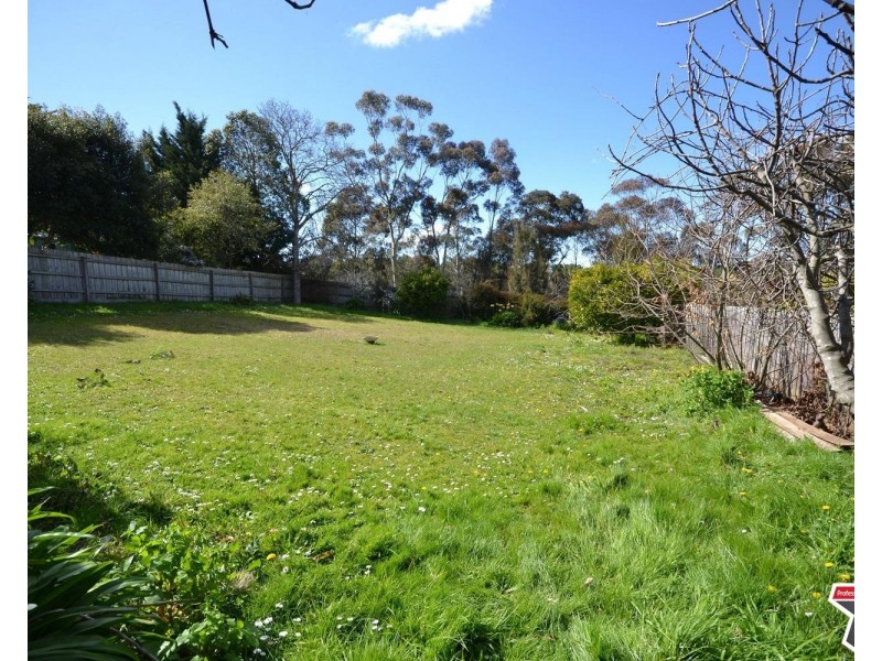 20 Autumn Grove, Mooroolbark VIC 3138