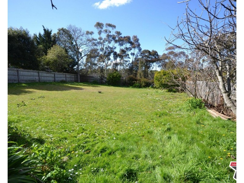 20 Autumn Grove, Mooroolbark VIC 3138