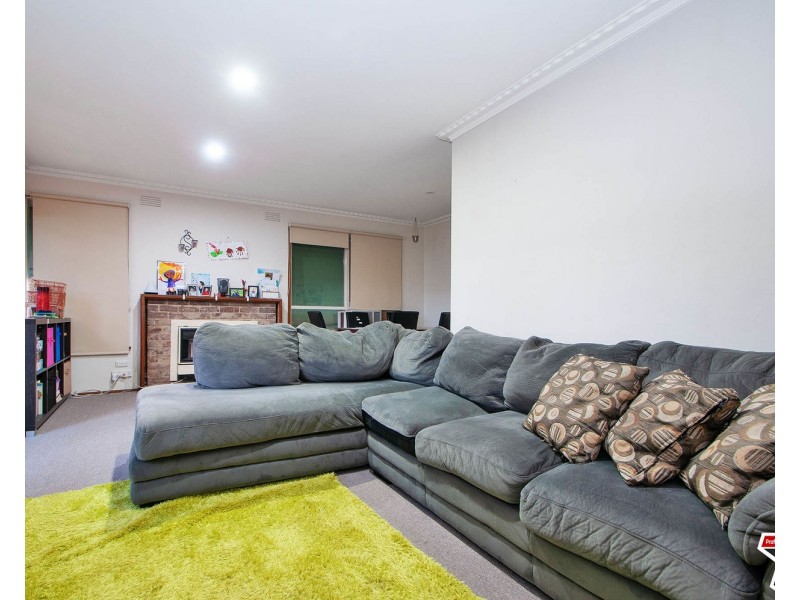 18 Bellara Drive, Mooroolbark VIC 3138