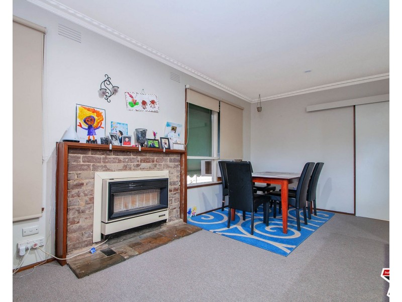 18 Bellara Drive, Mooroolbark VIC 3138