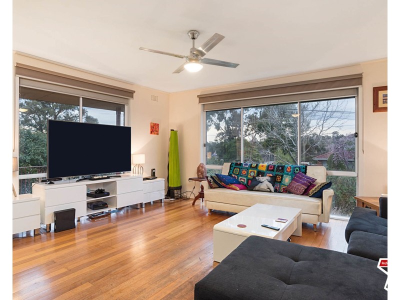 18 Sweetland Road, Mooroolbark VIC 3138