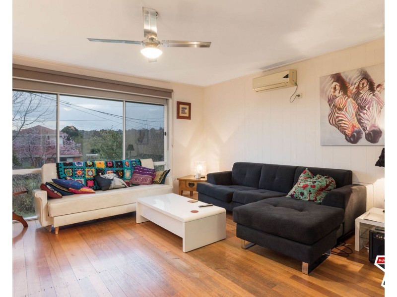 18 Sweetland Road, Mooroolbark VIC 3138