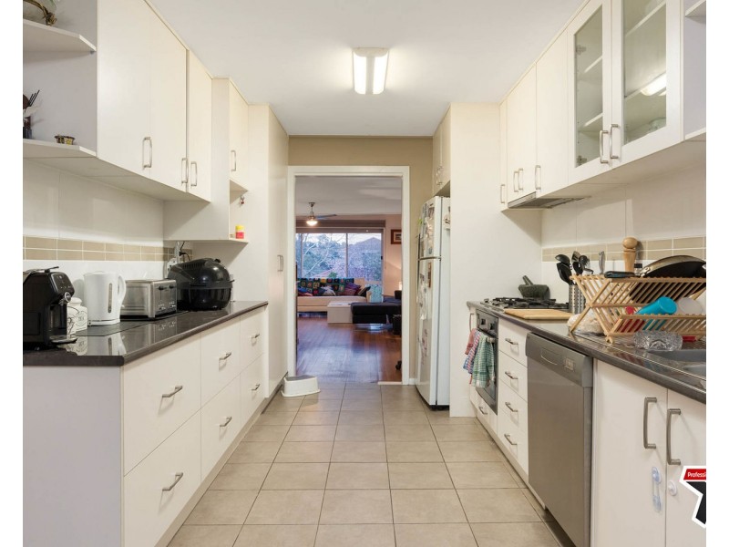 18 Sweetland Road, Mooroolbark VIC 3138