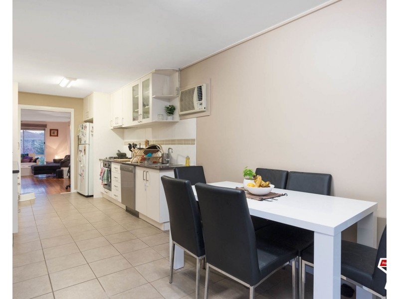 18 Sweetland Road, Mooroolbark VIC 3138