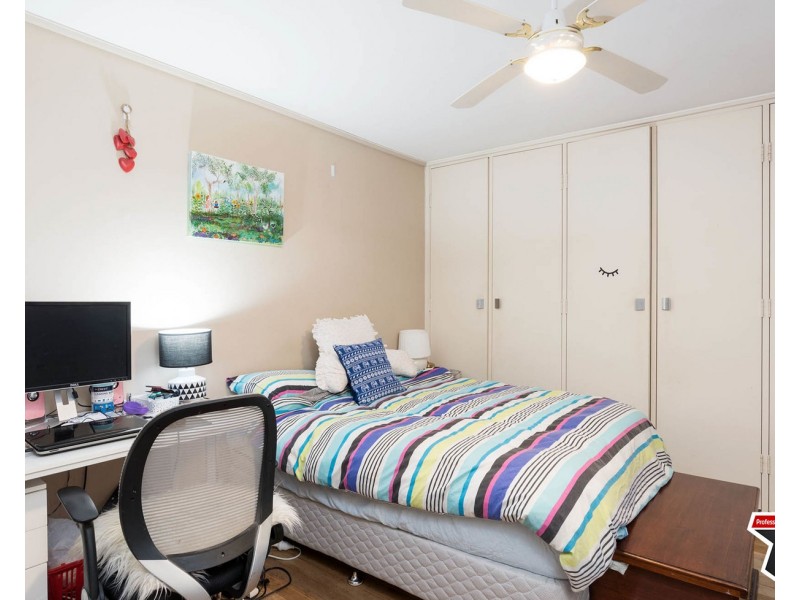 18 Sweetland Road, Mooroolbark VIC 3138