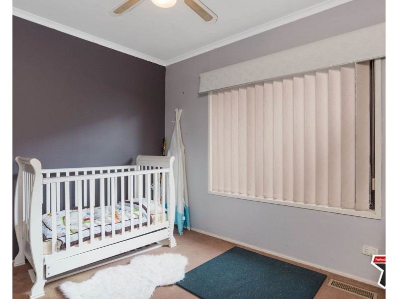 74 Winyard Drive, Mooroolbark VIC 3138