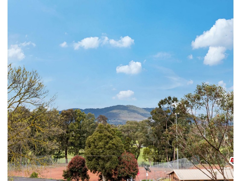 74 Winyard Drive, Mooroolbark VIC 3138