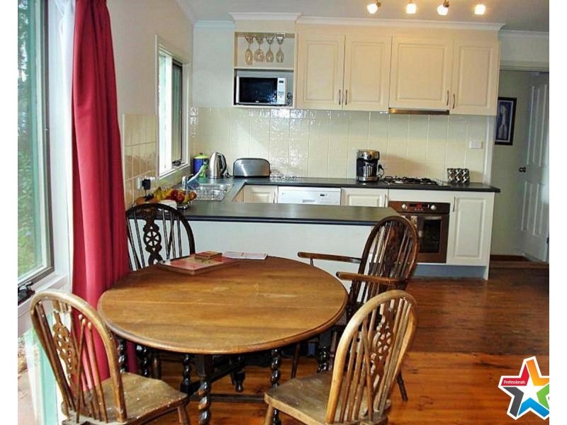 7 Scenic Crescent, Kalorama VIC 3766