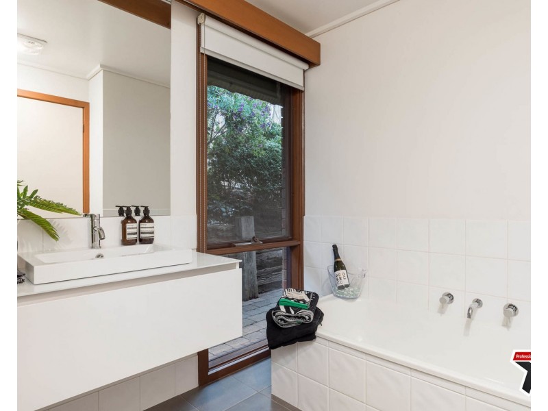 4 The Wallaby Run, Chirnside Park VIC 3116