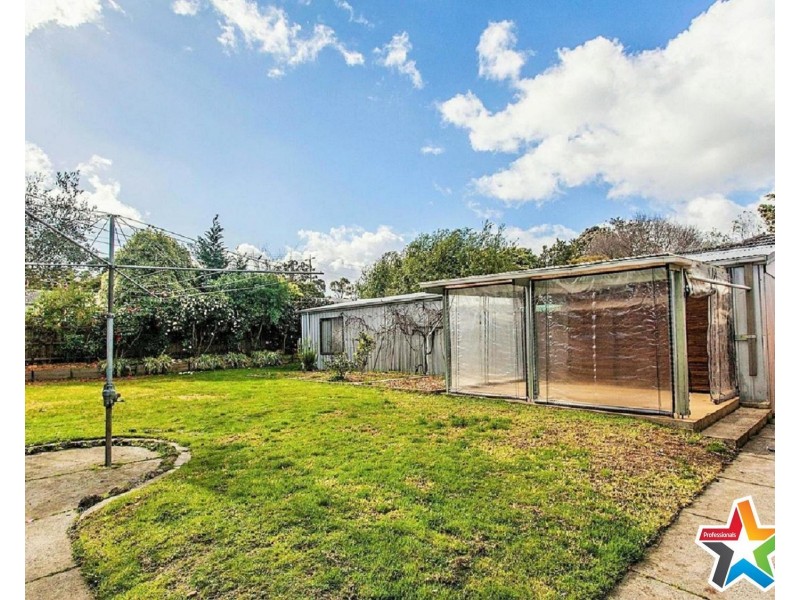 16 Sevenoaks Avenue, Croydon VIC 3136