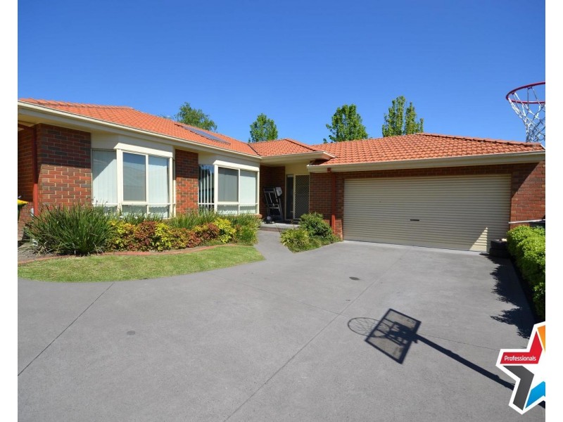 2/53 Mangans Road, Lilydale VIC 3140
