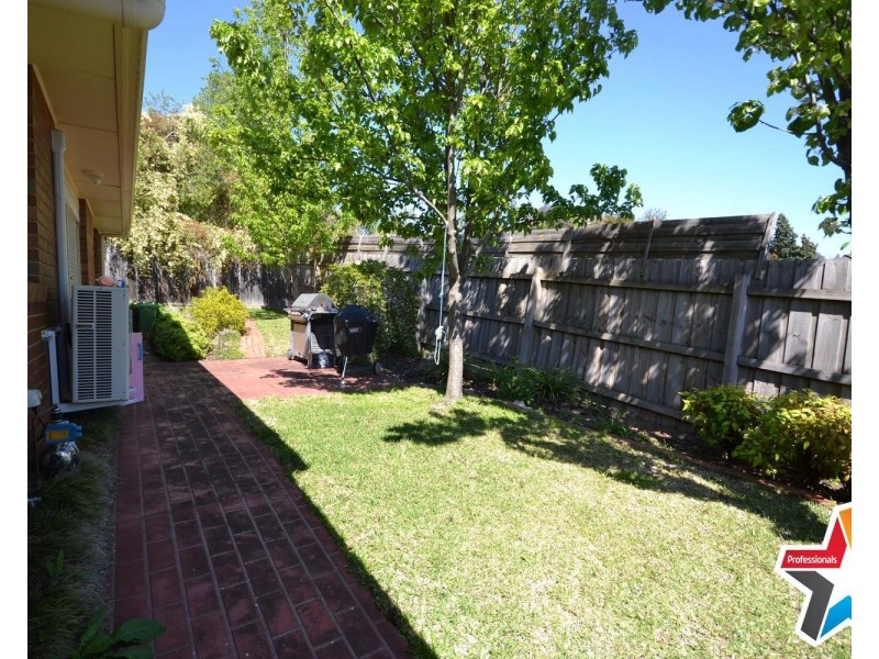 2/53 Mangans Road, Lilydale VIC 3140