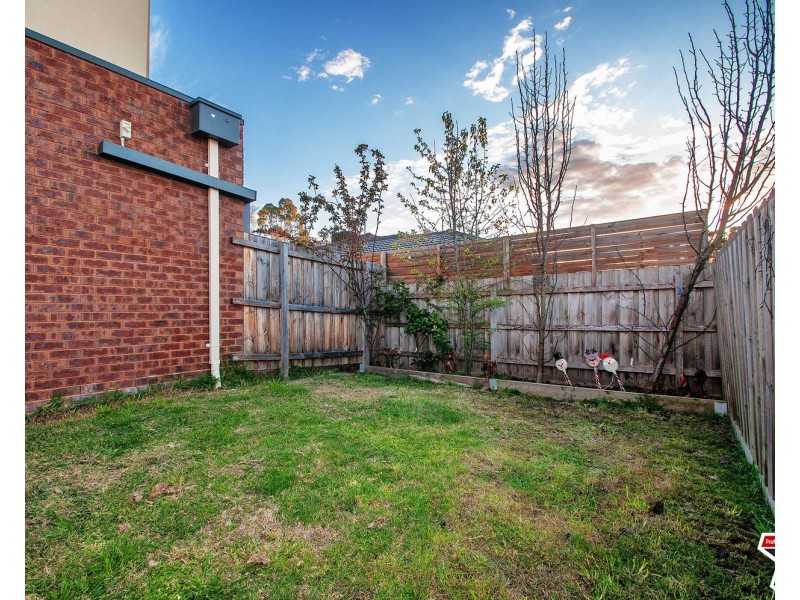2/17 Morelle Court, Mooroolbark VIC 3138