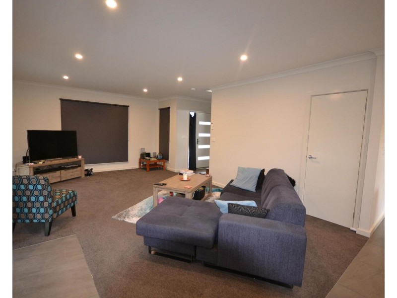 4/4 Shield Court, Kilsyth VIC 3137