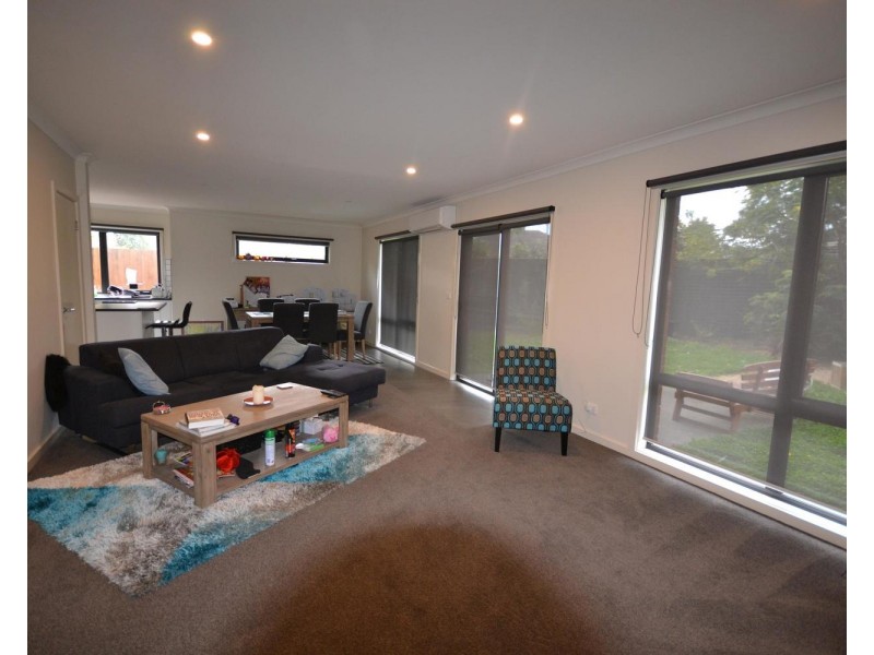 4/4 Shield Court, Kilsyth VIC 3137