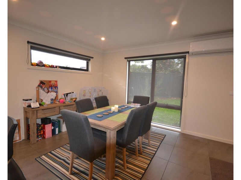 4/4 Shield Court, Kilsyth VIC 3137