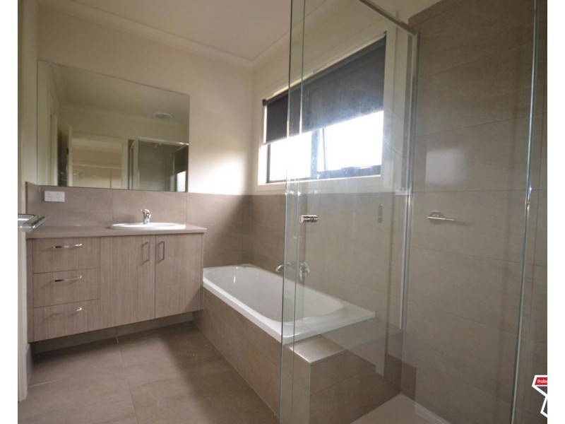 4/4 Shield Court, Kilsyth VIC 3137